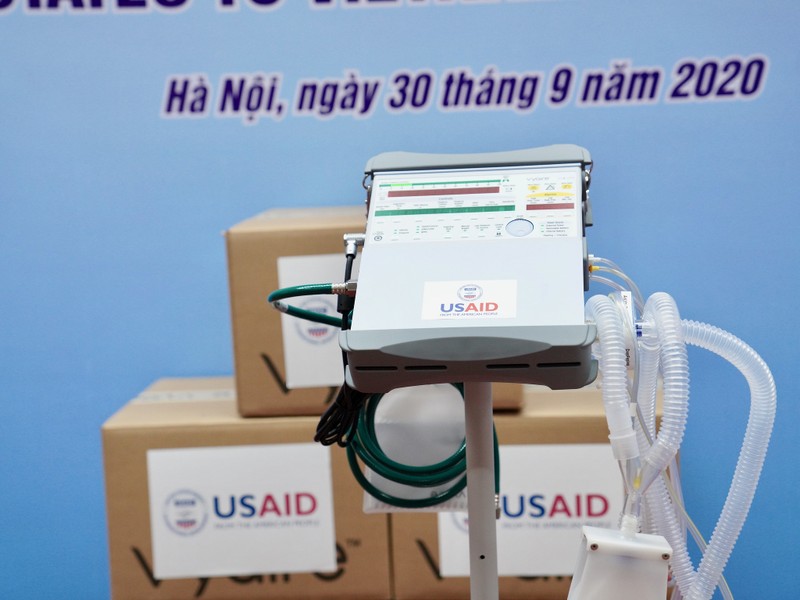 Hoa Kỳ trao tặng Việt Nam 100 máy thở trị giá 1,7 triệu USD - ảnh 8