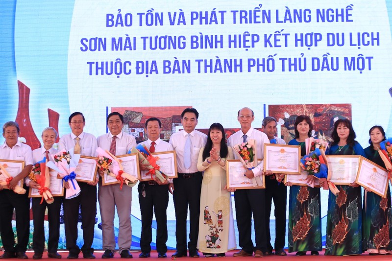 Nghề sơn mài Tương Bình Hiệp được bảo tồn và phát triển - ảnh 1