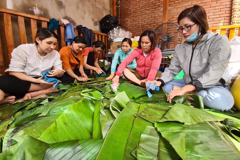 Bình Dương: Gói 10.000 chiếc bánh hỗ trợ đồng bào miền Trung - ảnh 1