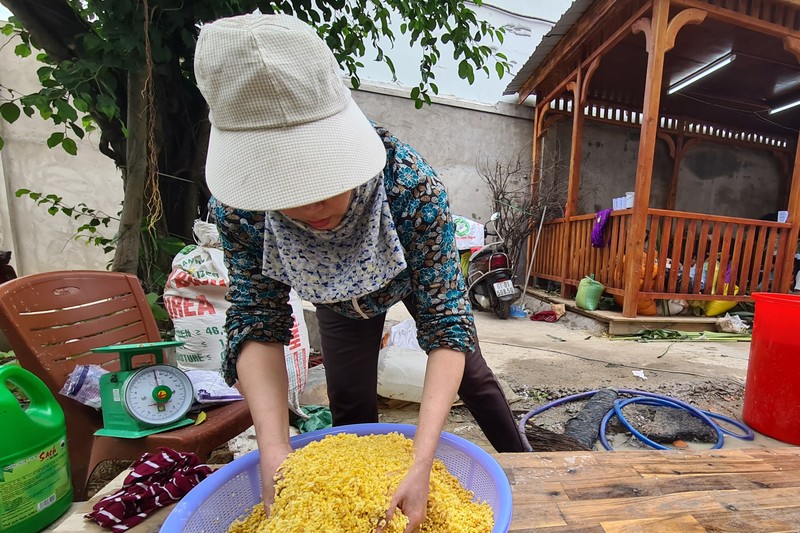 Bình Dương: Gói 10.000 chiếc bánh hỗ trợ đồng bào miền Trung - ảnh 2