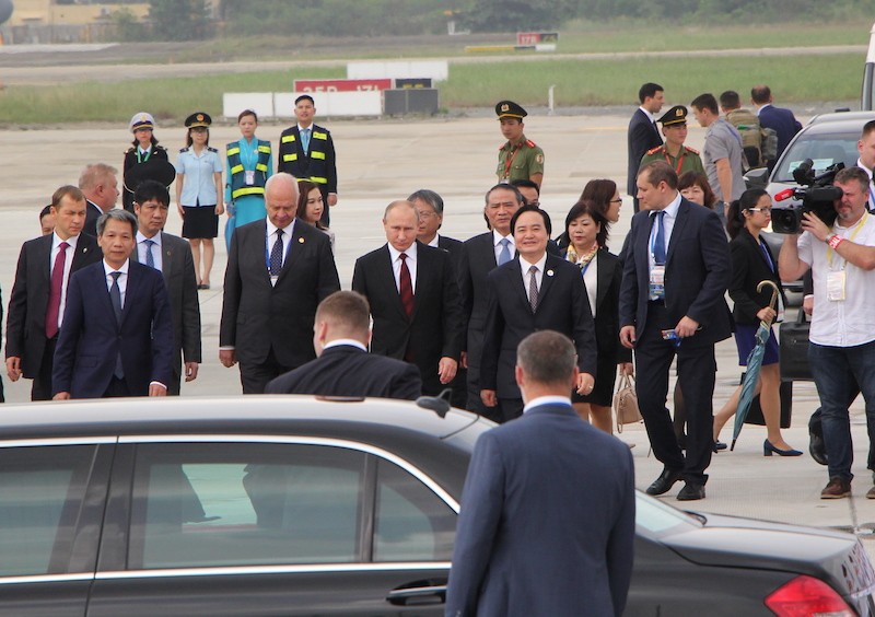 Hình ảnh Tổng thống Nga Putin tại sân bay Đà Nẵng - ảnh 4