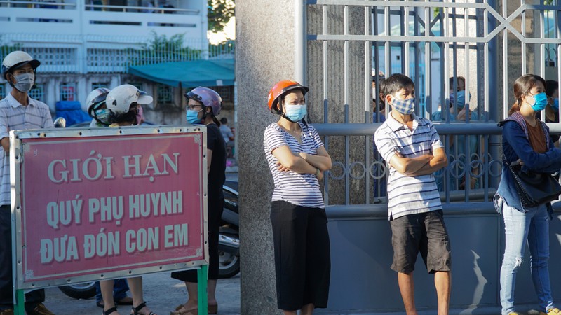 Đà Nẵng: Học sinh hào hứng trong ngày đầu tiên trở lại trường - ảnh 2