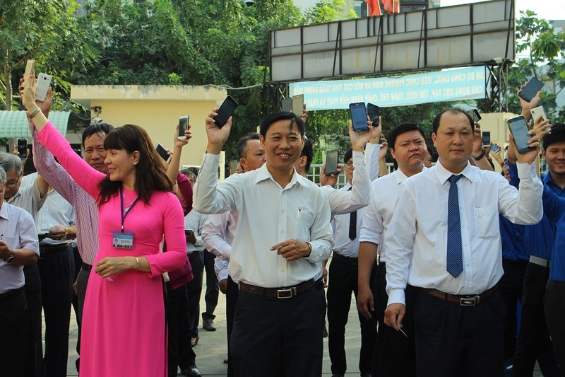 Phường Bình An hướng dẫn cấp và trả sổ đăng ký tạm trú tại nhà - ảnh 2