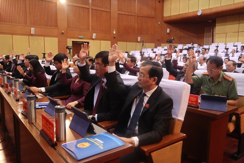 HĐND tỉnh Bà Rịa-Vũng Tàu thông qua 4 nghị quyết về nhân sự - ảnh 2