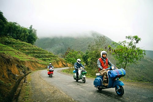 Gần 300 xe Vespa cổ tham dự Festival biển Nha Trang - 2015 - ảnh 4