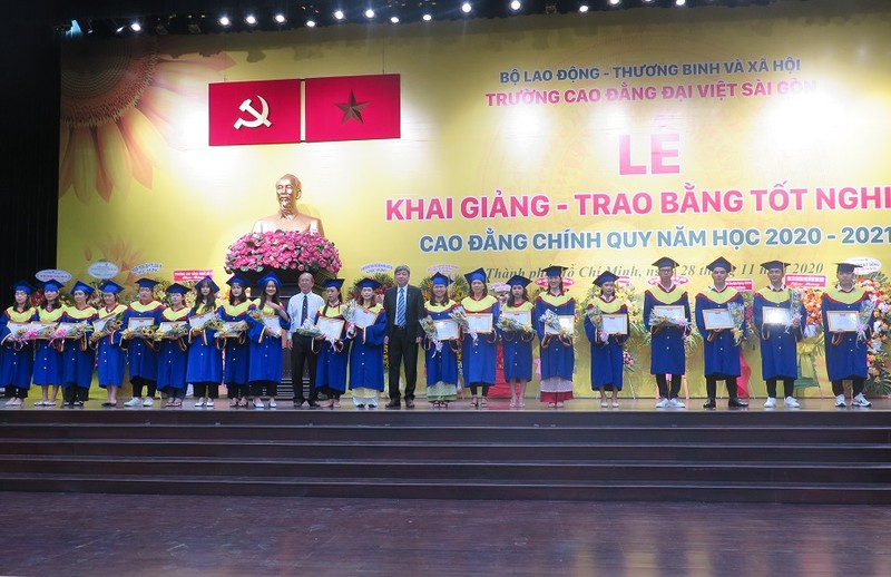 Trường Cao đẳng Đại Việt Sài Gòn đón gần 1.300 tân sinh viên - ảnh 2
