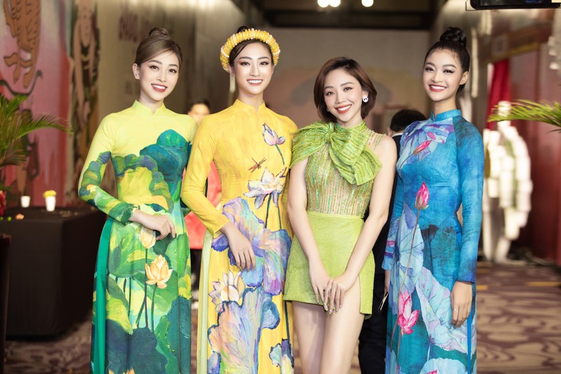 Lương Thùy Linh cùng dàn á hậu trình diễn với nhạc cụ dân tộc  - ảnh 1