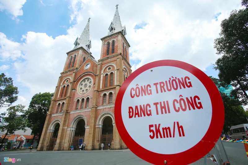 Nhà thờ Đức Bà ở Sài Gòn bắt đầu đợt trùng tu kéo dài 2 năm hình ảnh 11 Nha tho Duc Ba o Sai Gon bat dau dot trung tu keo dai 2 nam hinh anh 11