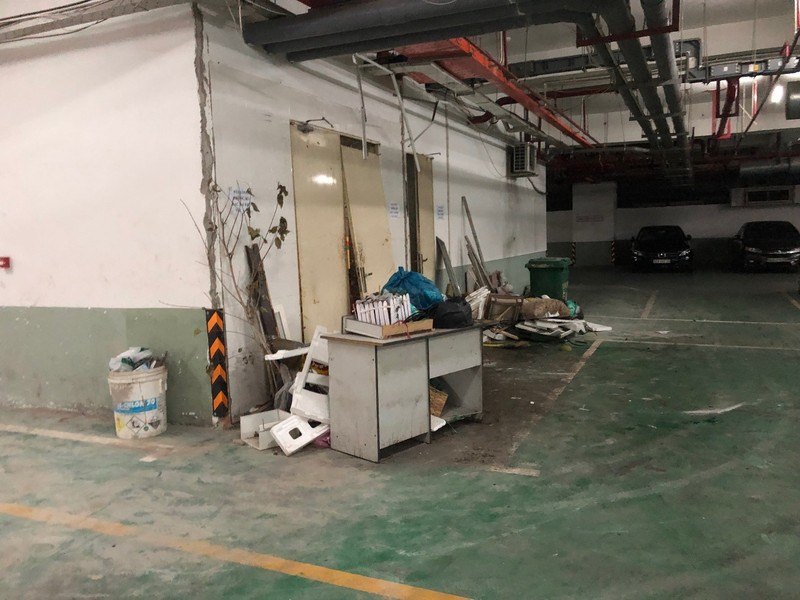 Lạ kỳ: Chung cư không ai quản lý, dân khóc ròng - ảnh 3