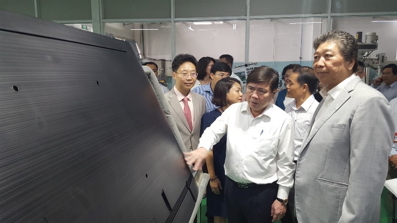 Chủ tịch TP.HCM: Đừng để nghiên cứu khoa học trong ngăn kéo - ảnh 3