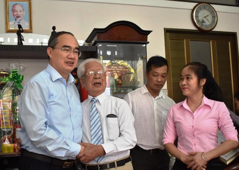 Bí thư Nguyễn Thiện Nhân và các lãnh đạo thăm người cao tuổi - ảnh 1