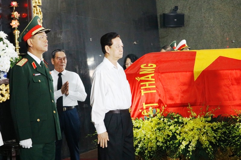 Nhiều đoàn lãnh đạo Đảng và Nhà nước đến viếng ông Mười Hương - ảnh 5
