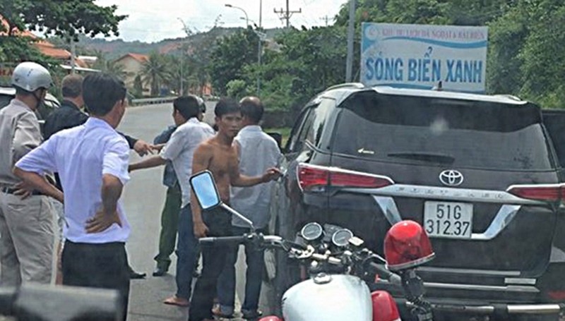 Hai nhóm giang hồ tấn công gây náo loạn Mũi Né - ảnh 1