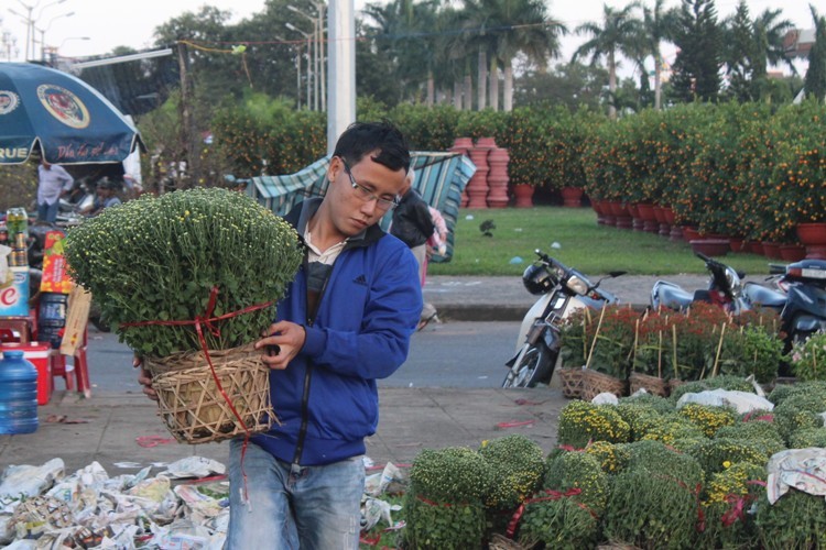 Muôn hoa khoe sắc ở chợ hoa TP Đà Nẵng - ảnh 10