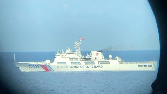 Tàu Trung Quốc ở bãi Tư Chính phạm luật quốc tế nghiêm trọng - ảnh 1