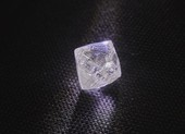 Tìm thấy viên kim cương 100 carat hình bát diện tuyệt đẹp