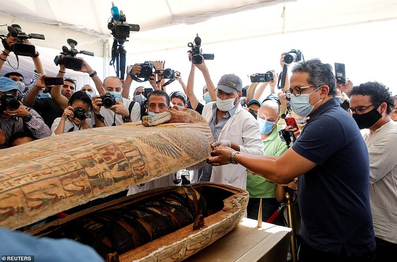 Egypt opened the lid of the mummy's coffin for 2,500 years - photo 3