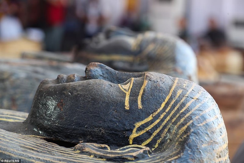 Egypt opens the lid of the mummy's coffin for 2,500 years - photo 8