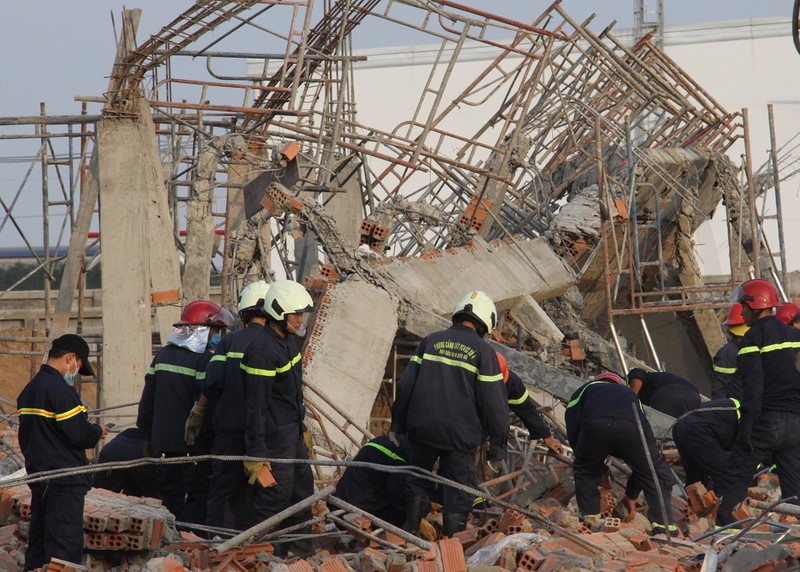 Investigation into the causes of the collapse of the wall of 10 deaths in Dong Nai - photo 2