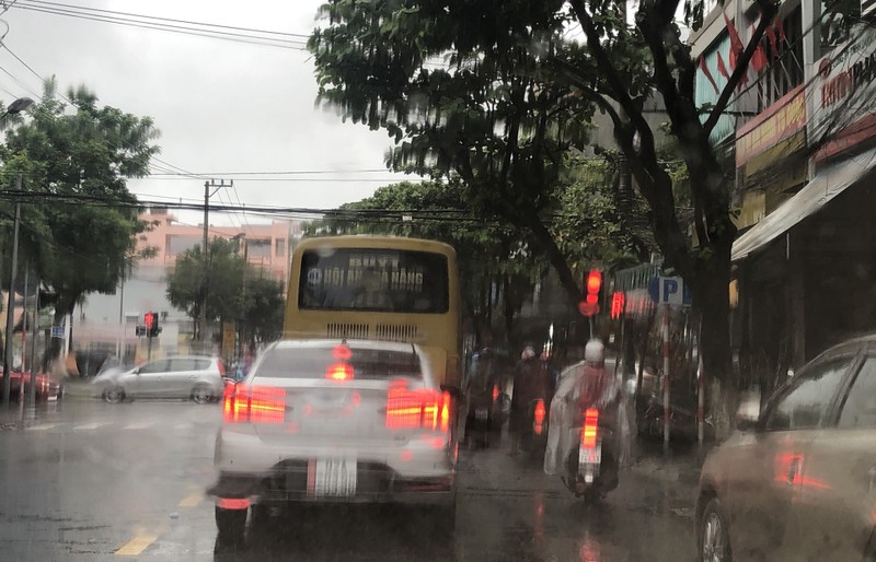 Xe buýt Quảng Nam-Đà Nẵng xin tiếp tục được vào ven nội đô - ảnh 1