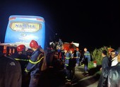 Xe khách tông đuôi xe tải làm 1 người chết, 14 người bị thương