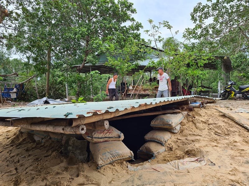 Quảng Nam: Người dân làm hầm tránh bão số 9 - ảnh 4