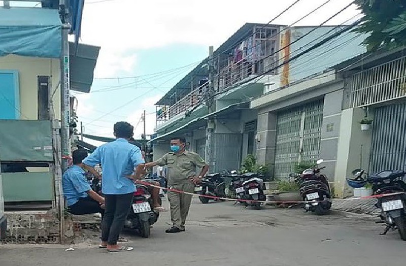 1 phụ nữ chết trong phòng trọ, tay trói ngược ra phía sau - ảnh 1