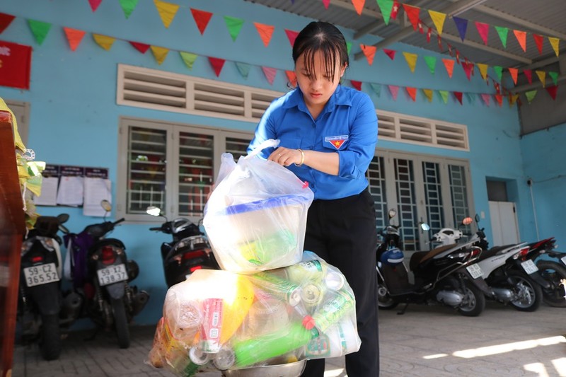 1 kg rác thải nhựa đổi lấy 1 kg gạo, cùng nhau sống xanh - ảnh 5