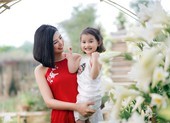 Hoa hậu Ngọc Hân chào đón mùa hè cùng con gái Hồng Quế
