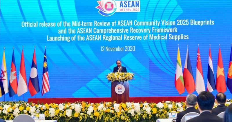 ASEAN đã tự cường, kiên định trước các dòng xoáy biến động - ảnh 1