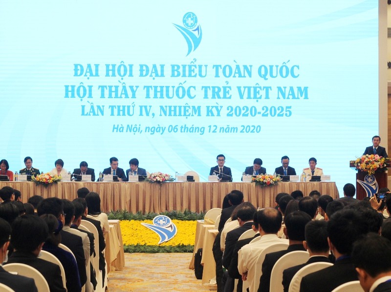 Tuyên dương 10 thầy thuốc trẻ Việt Nam tiêu biểu năm 2020 - ảnh 1