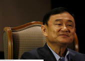 Quốc vương Thái Lan tước huy chương của cựu Thủ tướng Thaksin