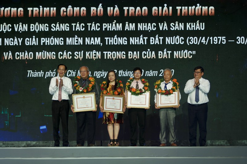 'Thành phố yêu thương' - ca khúc viết về TP.HCM được vinh danh - ảnh 1