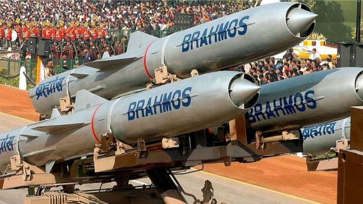 Ảnh: Ấn Độ phóng thử tên lửa siêu thanh BrahMos từ tàu chiến - ảnh 3