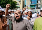 Dân Hồi giáo biểu tình chống ông Macron vụ 'thầy giáo Pháp'