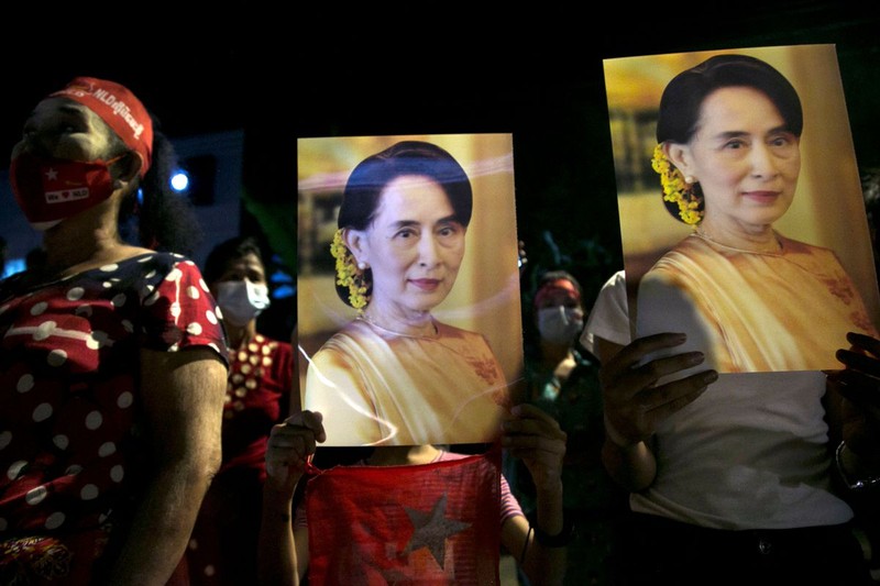 Myanmar: Đảng cầm quyền của bà Suu Kyi tuyên bố thắng cử - ảnh 1