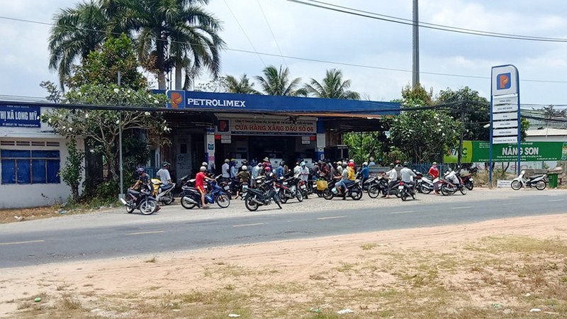 Xử lý 6 cửa hàng xăng dầu nghỉ bán không xin phép - ảnh 1