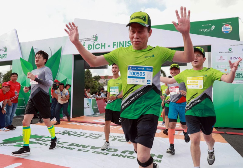 Ông Đoàn Ngọc Hải tham gia giải Marathon ở Hậu Giang - ảnh 2