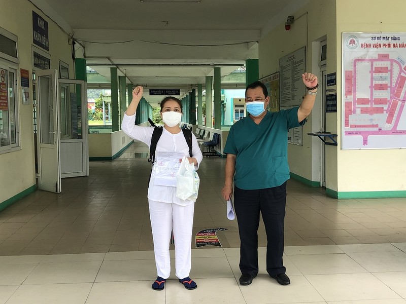 Bệnh nhân COVID-19 cuối cùng rời Bệnh viện Phổi Đà Nẵng - ảnh 1