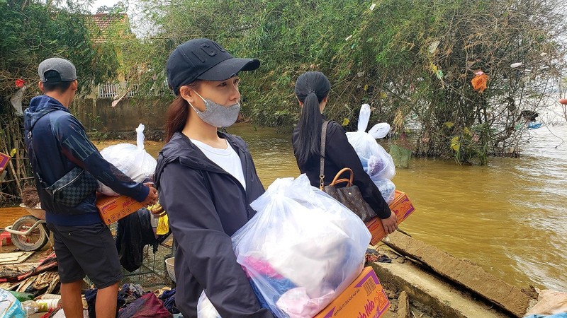 Diễn viên Mạc Văn Khoa: “Mong bà con sớm ổn định cuộc sống“ - ảnh 6