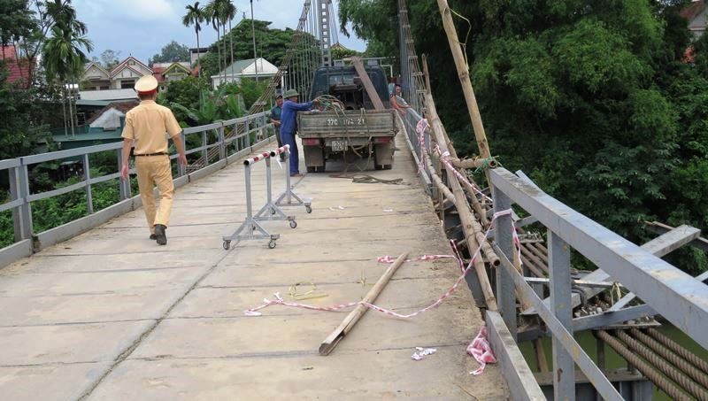 Cận cảnh nơi xảy ra vụ tai nạn thảm khốc 5 người tử vong - ảnh 4