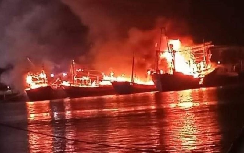 Điều tra vụ 4 tàu cá ngư dân bốc cháy dữ dội - ảnh 1