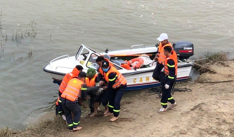 Tìm được thi thể nạn nhân nhảy sông Hiếu ở Nghệ An - ảnh 2