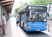 Nhiều hành khách chưa biết lịch trình xe buýt chạy lại