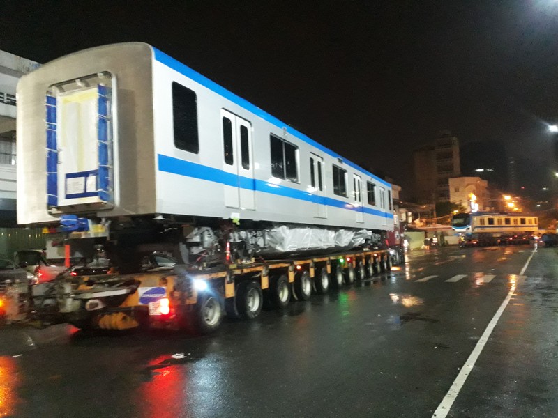 Hành trình di chuyển của toa tàu metro trong đêm - ảnh 2