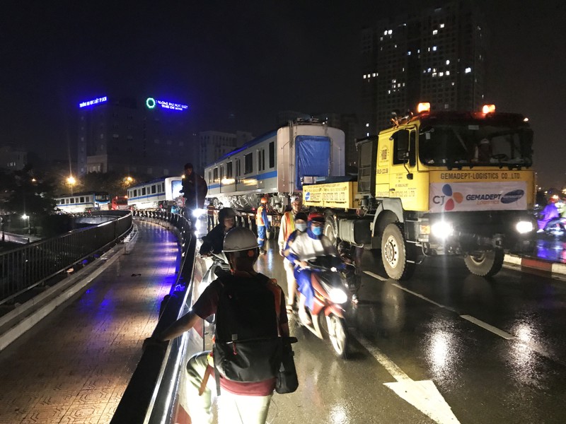 Hành trình di chuyển của toa tàu metro trong đêm - ảnh 3