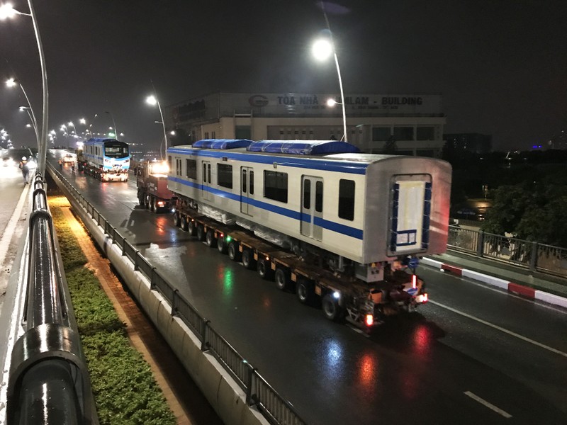 Hành trình di chuyển của toa tàu metro trong đêm - ảnh 6