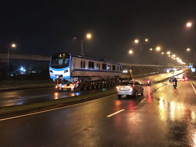 Hành trình di chuyển của toa tàu metro trong đêm - ảnh 7