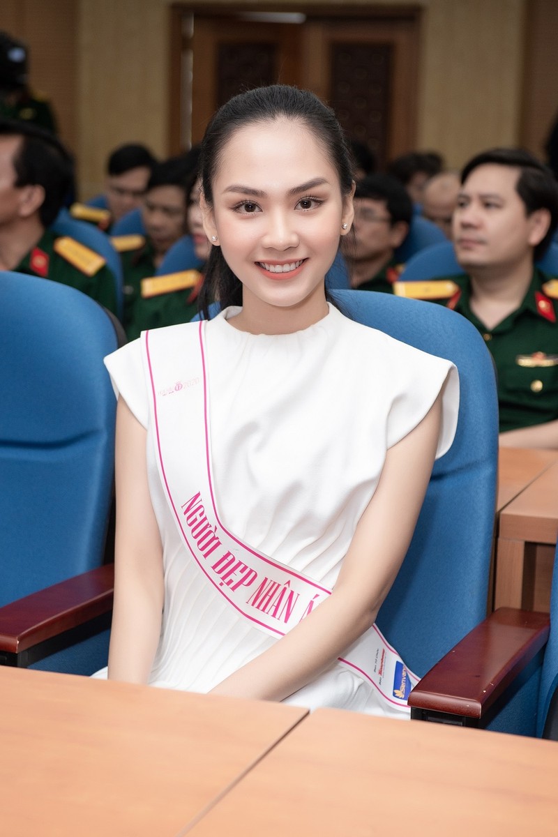 Chuyến từ thiện đầu tiên của tân Hoa hậu Đỗ Thị Hà - ảnh 7