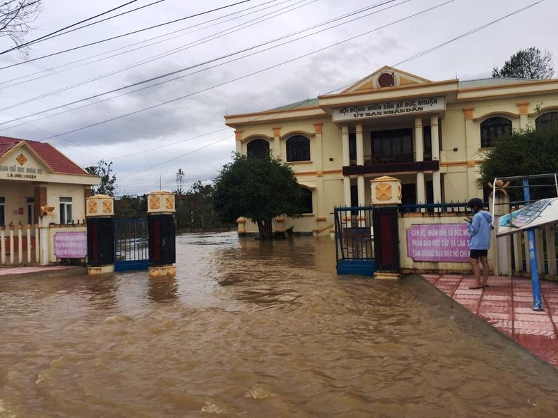 Nước các sông ở Quảng Ngãi đang lên, đã có nơi bị lụt - ảnh 2